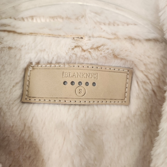 BlankNYC/ Cream Vest - Picture 2 of 7